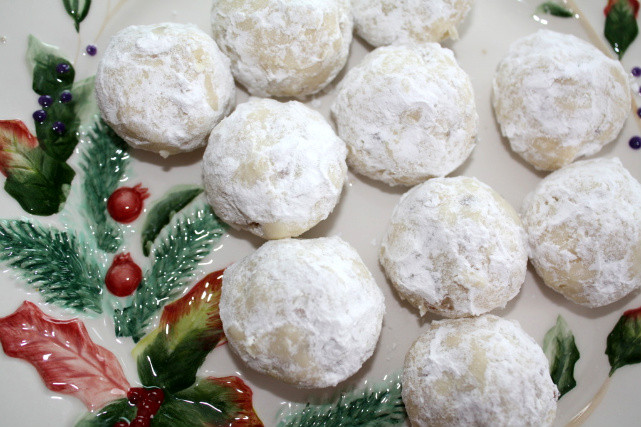 Christmas Ball Cookies
 Busy Mom Recipes Powdered Nut Balls