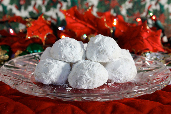 Christmas Ball Cookies
 Easy Christmas Pecan Balls Snowballs Jenny Can Cook