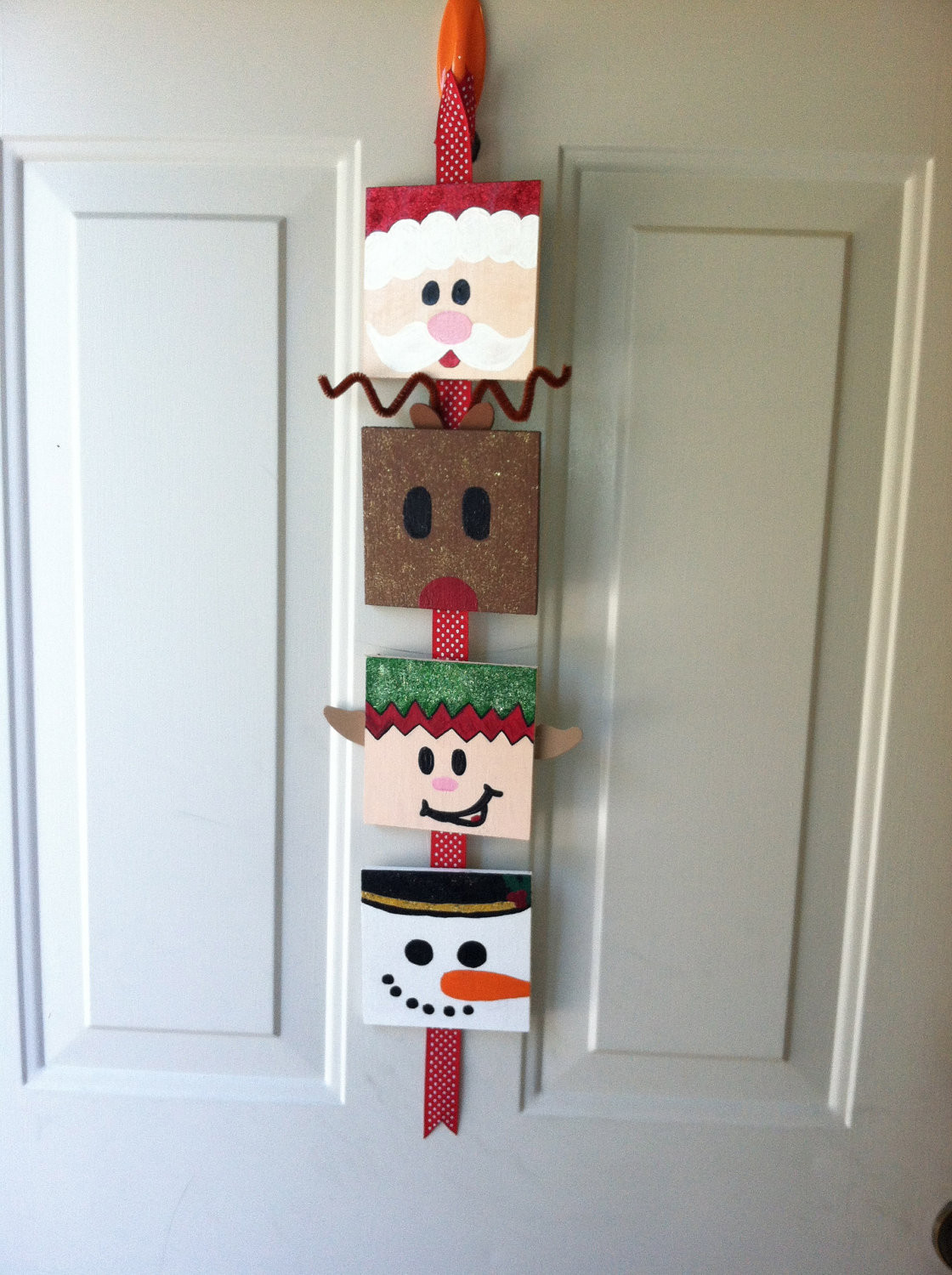 Christmas Decoration Craft Ideas
 Christmas Door Decoration Could use construction paper