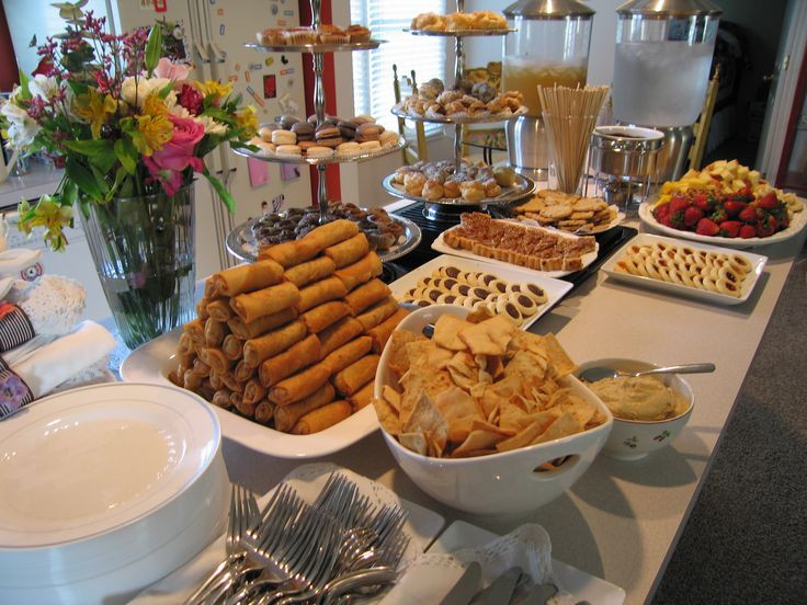 Christmas Party Catering Ideas
 A simple and elegant food display on a small kitchen