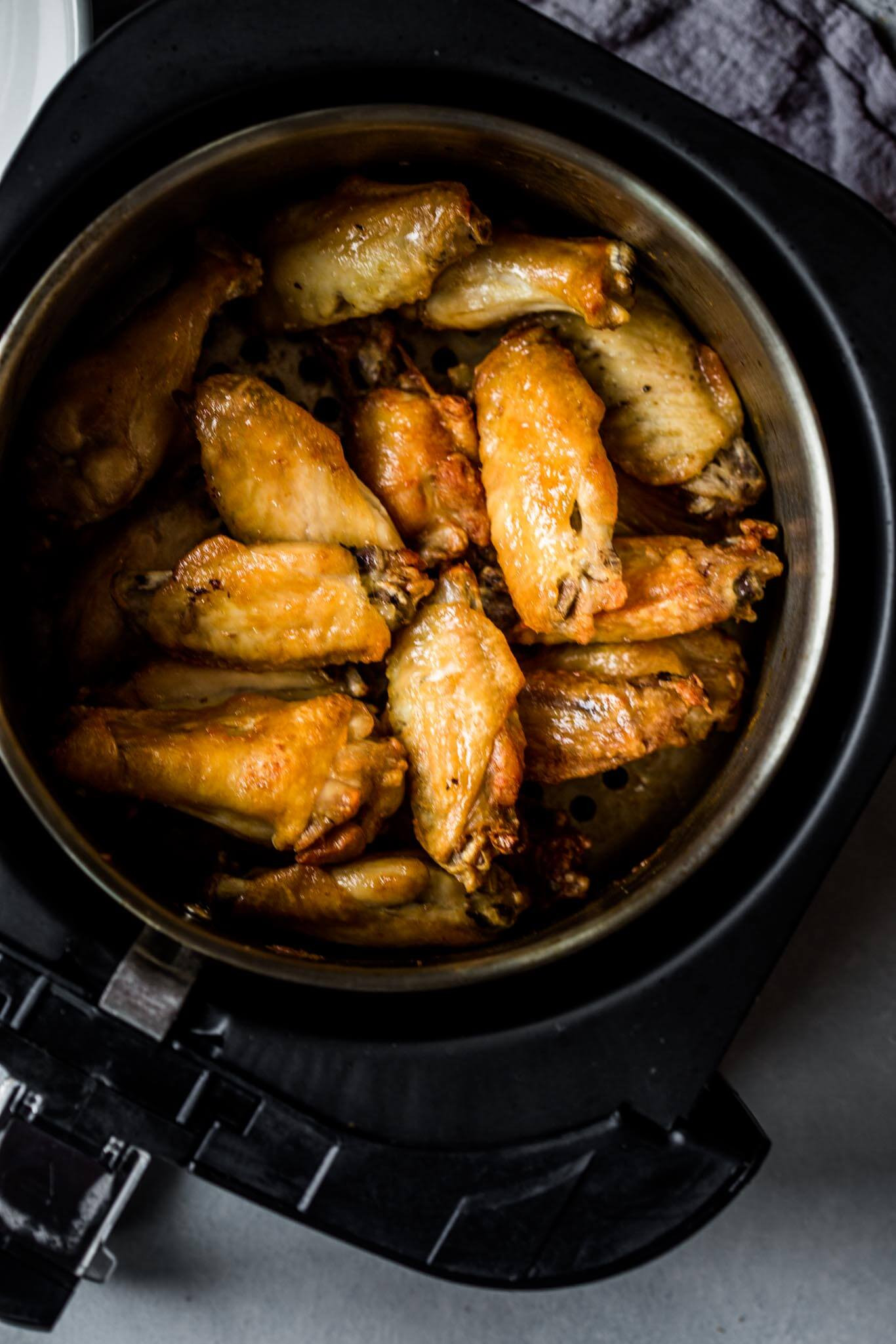 Cooking Chicken Wings In Air Fryer
 Air Fryer Chicken Wings with Buffalo Sauce