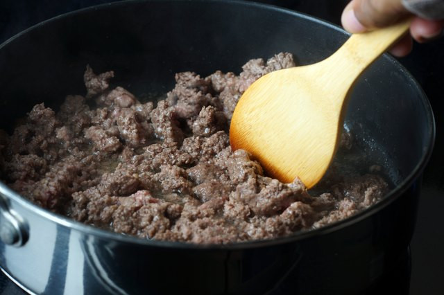 Cooking Ground Beef In Microwave
 How to Cook Ground Beef in a Skillet