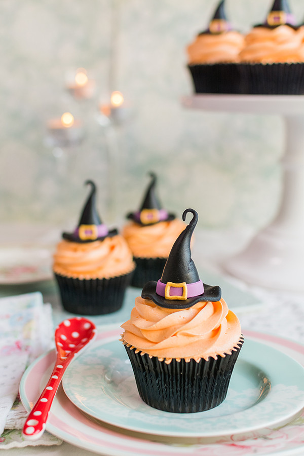 Cupcakes De Halloween
 Vdeo receta cupcakes sombrero de bruja para Halloween