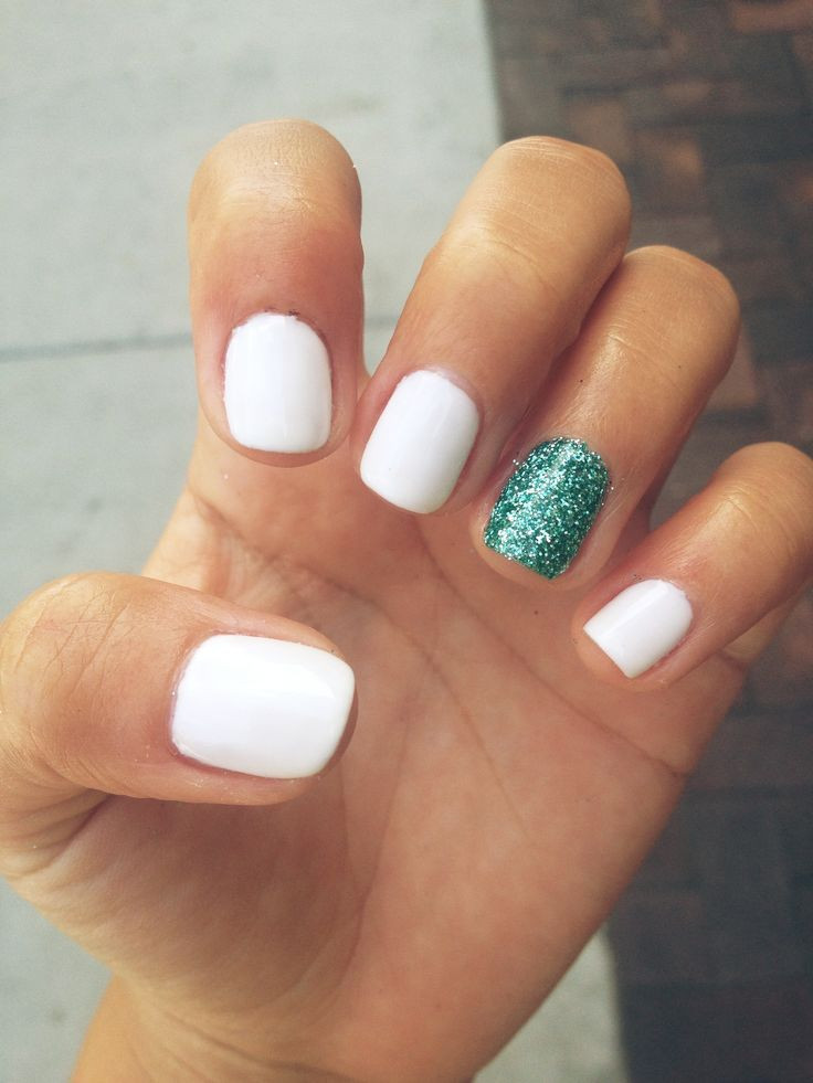 Cute White Nail Designs
 55 Most Beautiful And Easy Glitter Accent Nail Art Ideas
