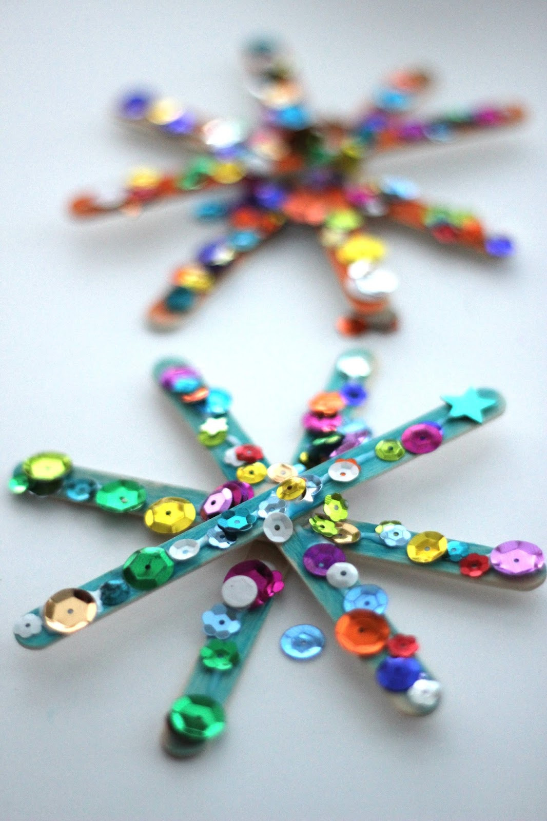 December Craft For Kids
 Toddler Approved Sparkly Snowflake Craft for Kids