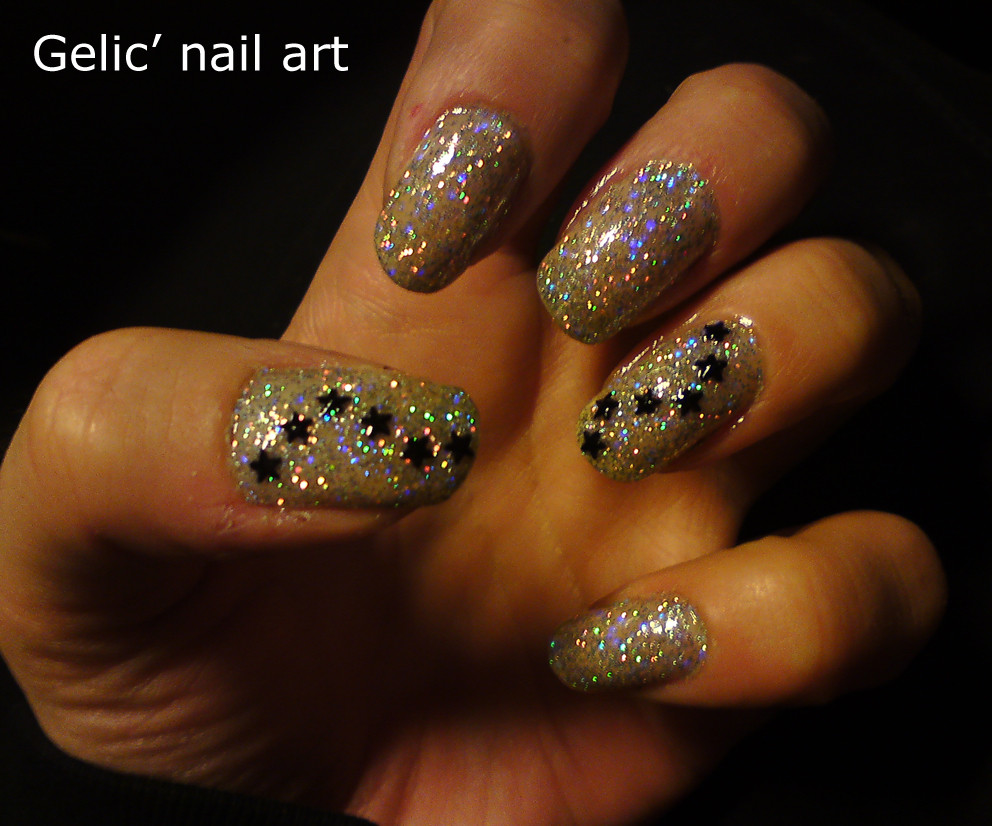 December Nail Art
 Gelic nail art December 2012