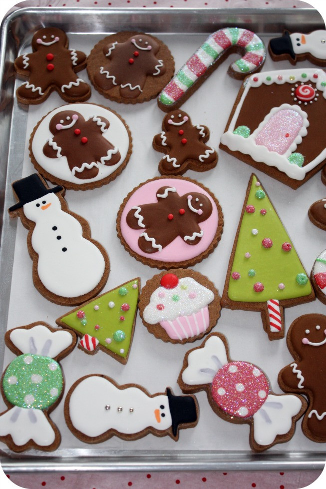 Decorate Christmas Cookies
 Staying Organized While Decorating Cookies – 10 Tips