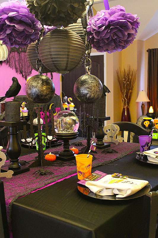 Decoration Ideas Purple Birthday Party
 Cool And Spooky Halloween Table Decorations
