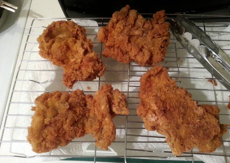Deep Fried Boneless Chicken Thighs
 Homestyle Country Fried Boneless Chicken Thighs Recipe by