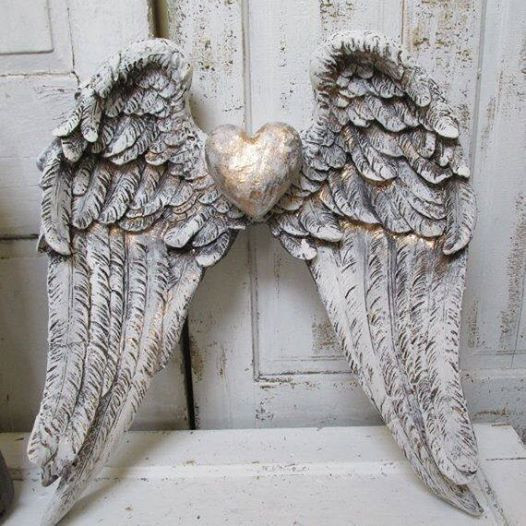 DIY Angel Wings Wall Decor
 Coeur d ange