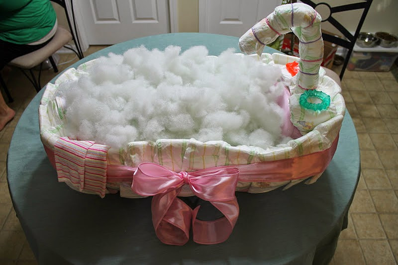 Diy Baby Bath Tub
 DIY Baby Bath Tub Diaper Cake The Idea King