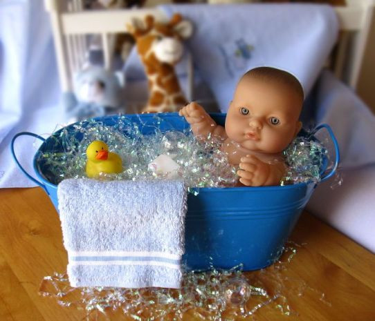 Diy Baby Bath Tub
 41 Easy To Make Baby Shower Centerpieces CheekyTummy