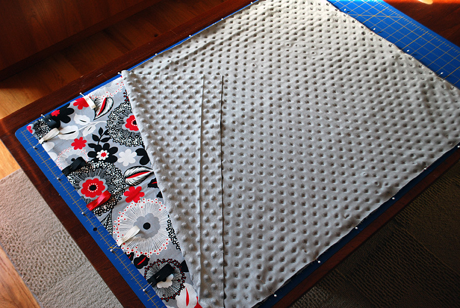 Diy Baby Blankets
 Easy DIY Baby Blanket Pattern For Snuggly Newborns