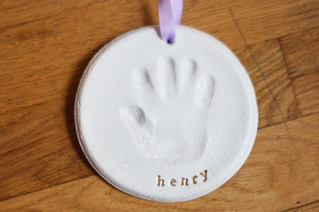 DIY Baby Handprints
 301 Moved Permanently