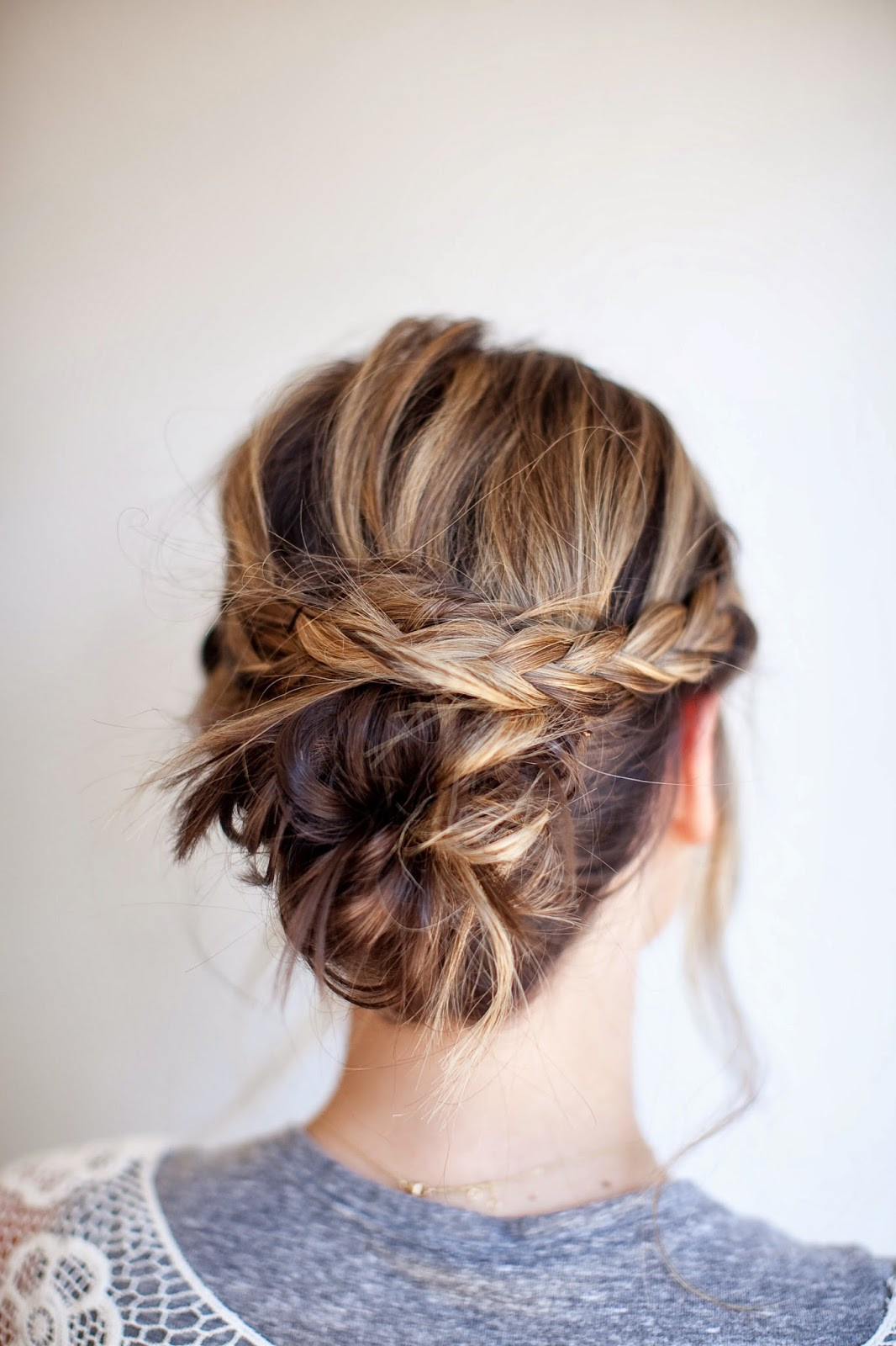 DIY Bun Hairstyle
 TESSA RAYANNE THREE DIY Bridal Hair Tutorials