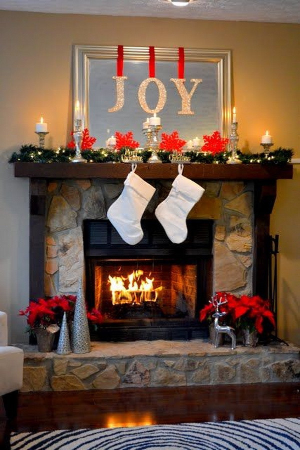 DIY Christmas Fireplace
 25 Gorgeous Christmas Mantel Decoration Ideas & Tutorials