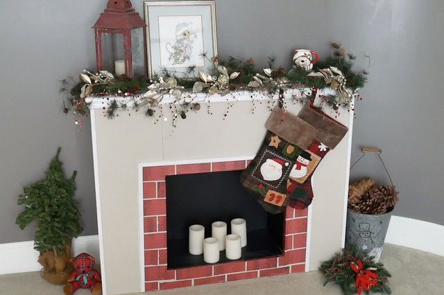 DIY Christmas Fireplace
 How to Make a Cardboard Christmas Fireplace