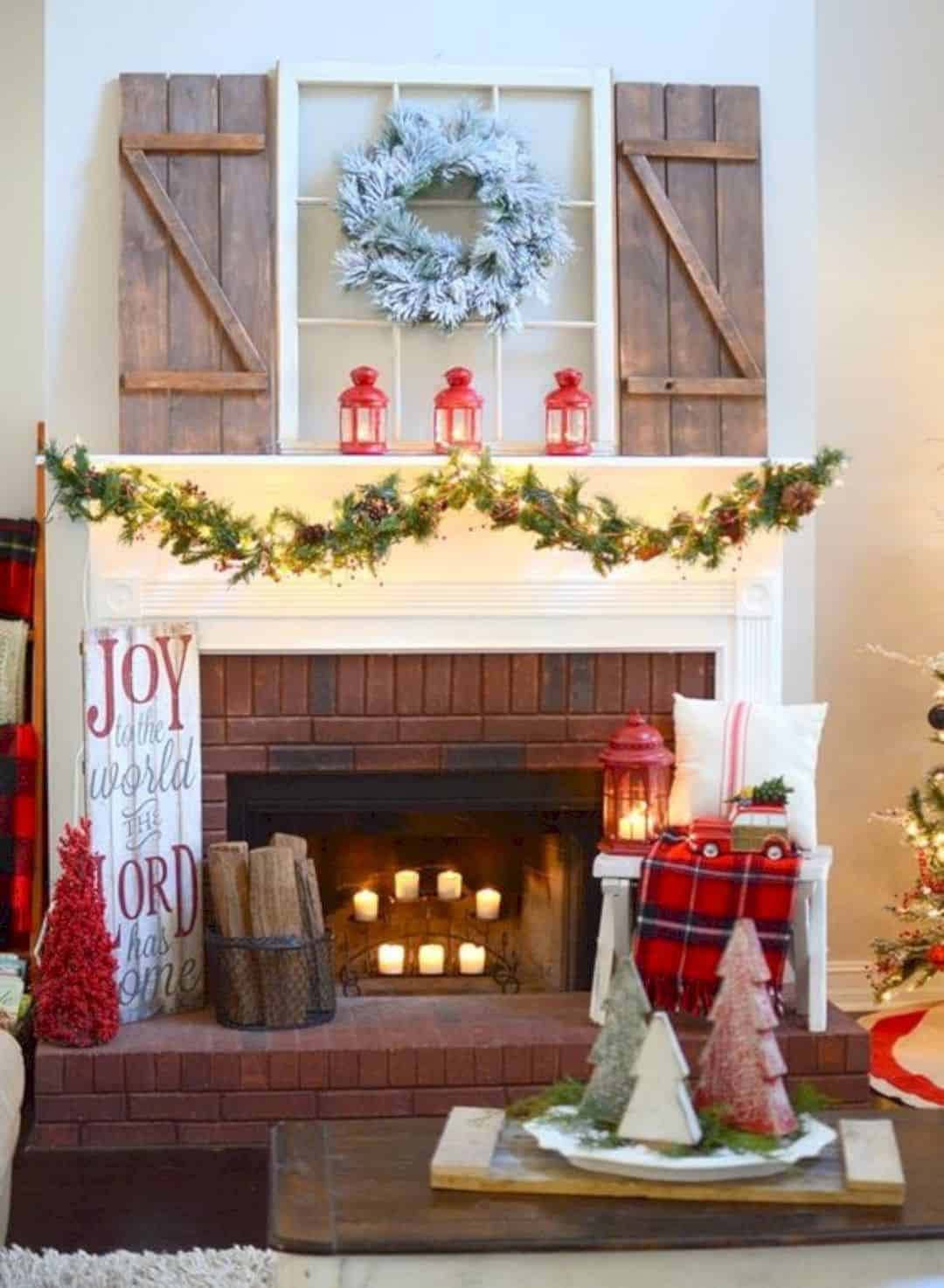 DIY Christmas Fireplace
 15 Gorgeous Christmas Mantel Decorating Ideas