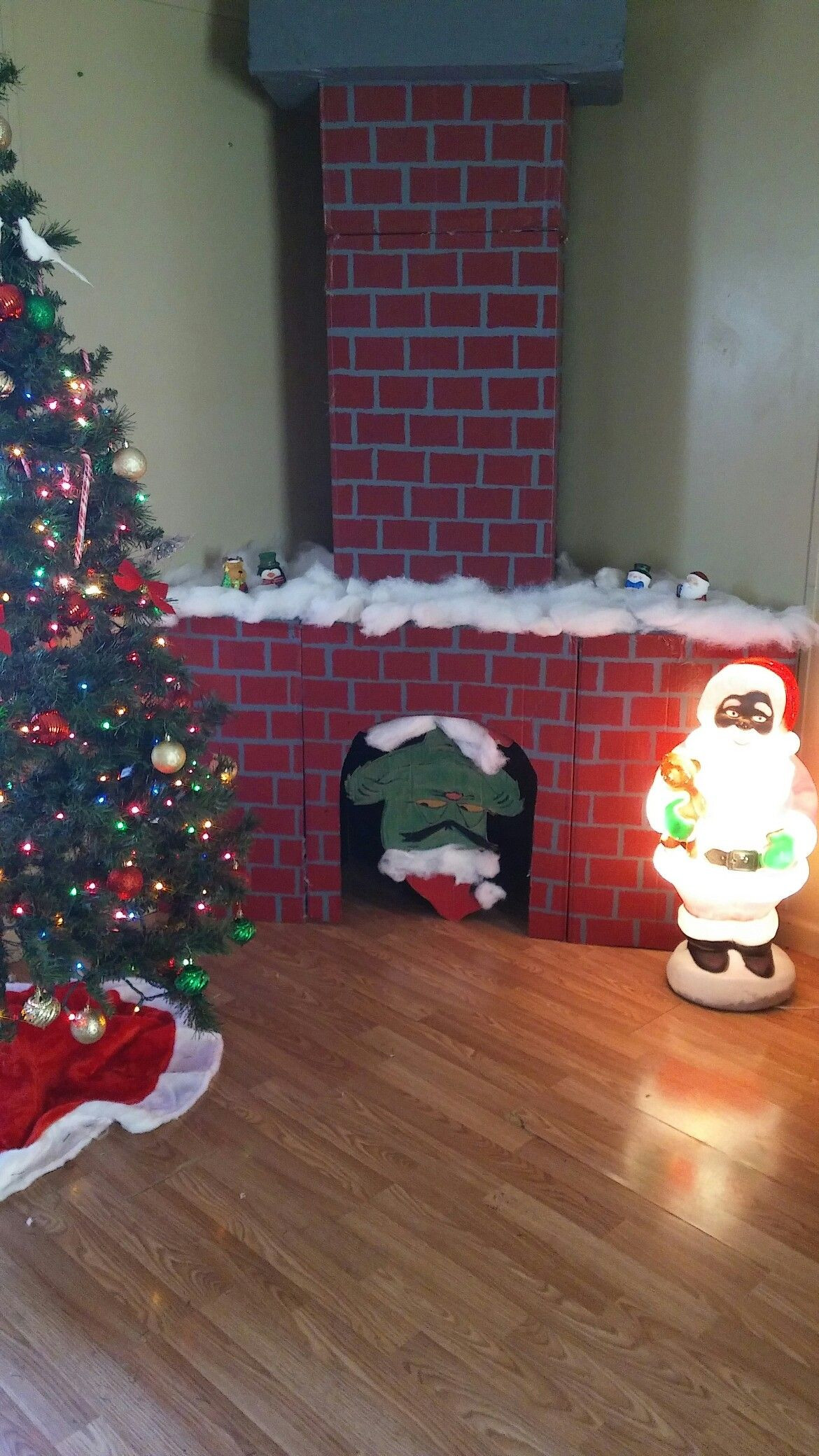 DIY Christmas Fireplace
 Faux cardboard fireplace with chimney and the grinch diy