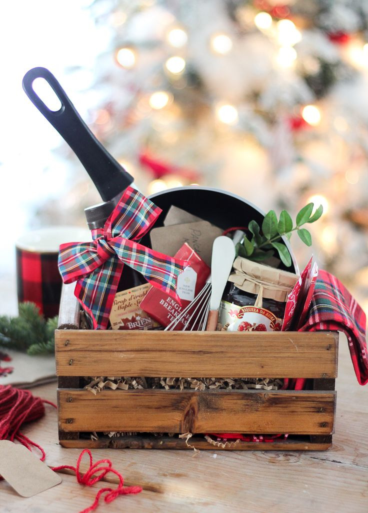 DIY Christmas Gift Basket
 50 DIY Gift Baskets To Inspire All Kinds of Gifts