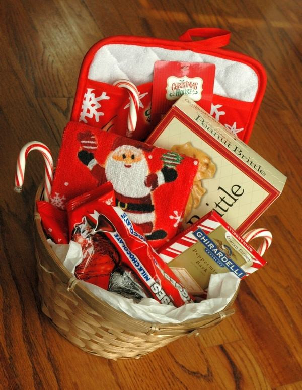 DIY Christmas Gift Basket
 Christmas basket ideas – the perfect t for family and