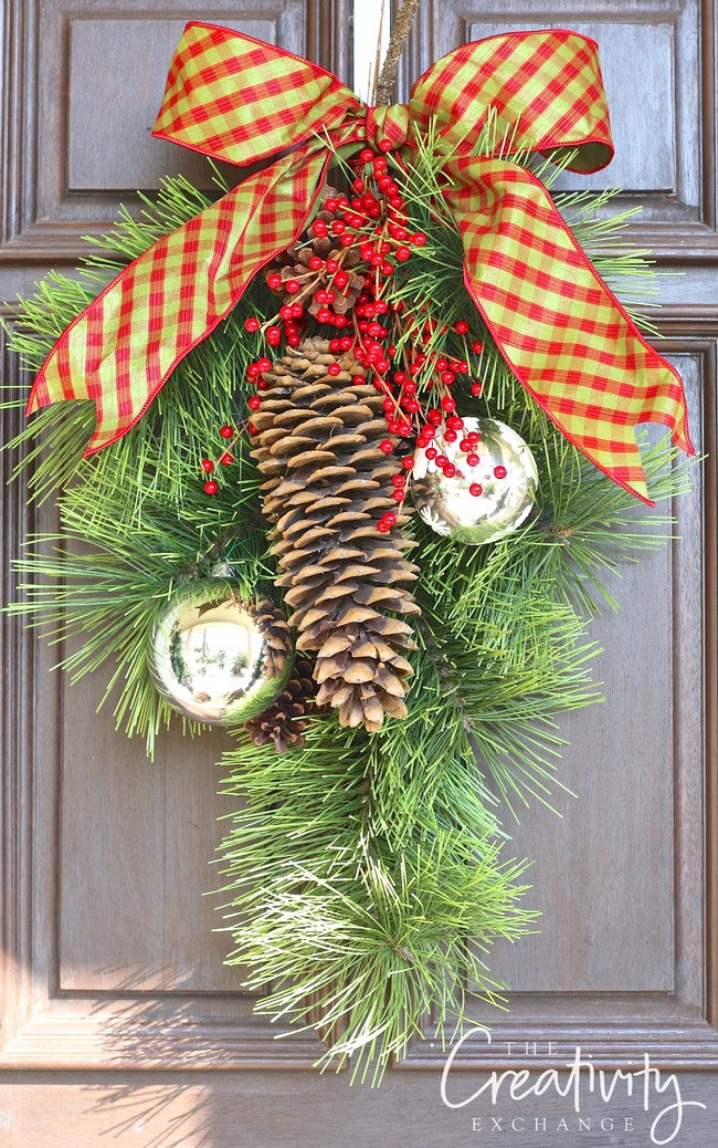 DIY Christmas Wreath Pinterest
 Easy DIY Christmas Wreaths for Around the Home