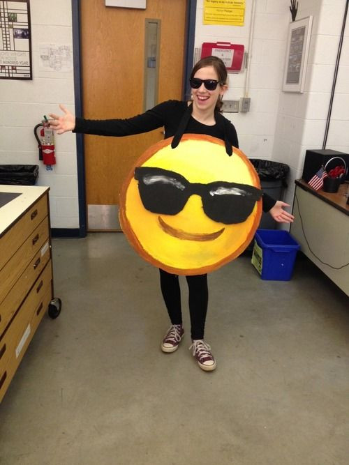 DIY Emoji Costume
 Sunglasses Emoji