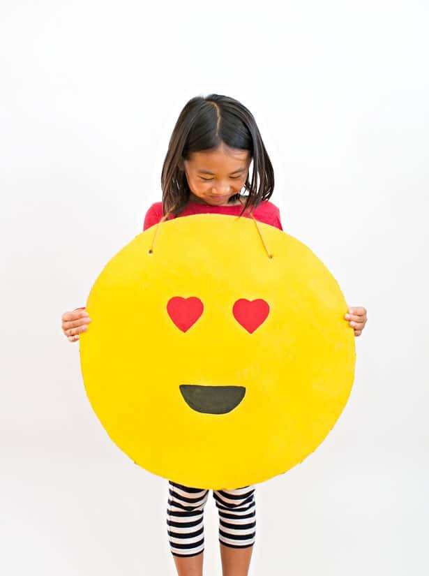 DIY Emoji Costume
 EASY DIY CARDBOARD EMOJI COSTUME