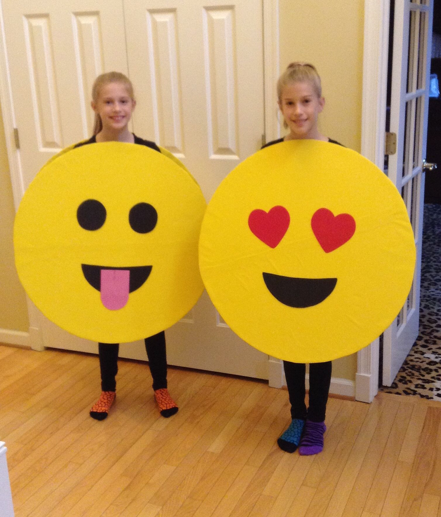 DIY Emoji Costume
 Emoji costumes Fun ideas Pinterest
