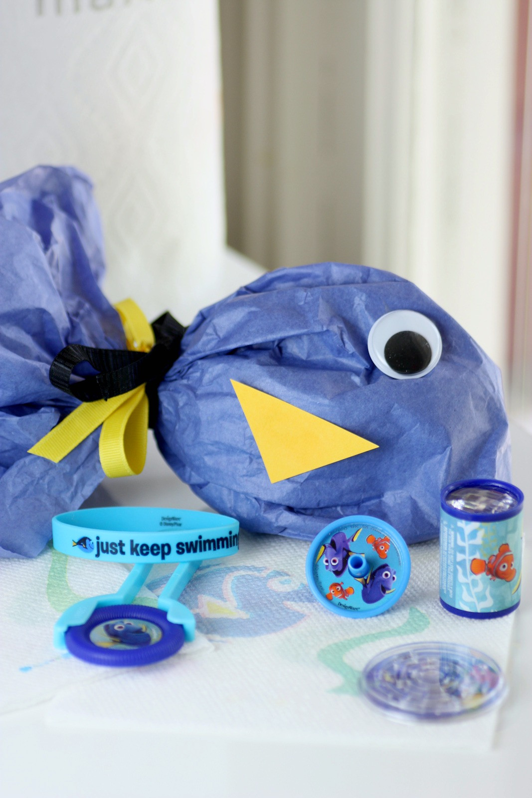 DIY Finding Nemo Decorations
 Finding Dory & Finding Nemo Party Favors