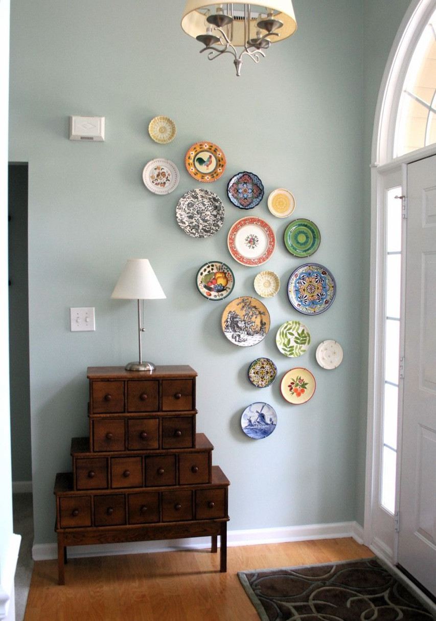 DIY Home Decorating Blogs
 diy wall art from plates A Pop of Pretty Home Decor Blog