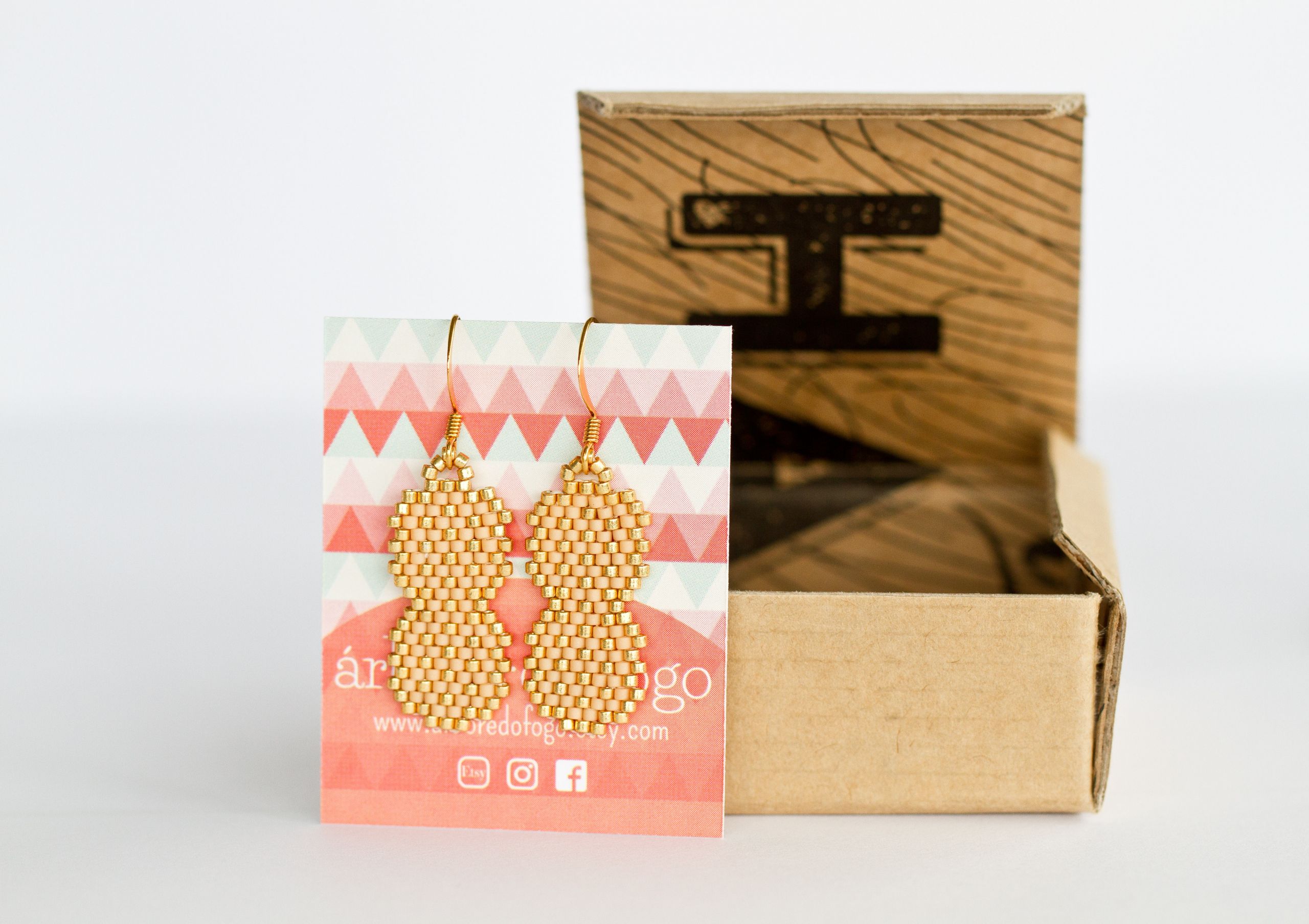 DIY Jewelry Gift Boxes
 DIY Gift Box from Recycled Cardboard