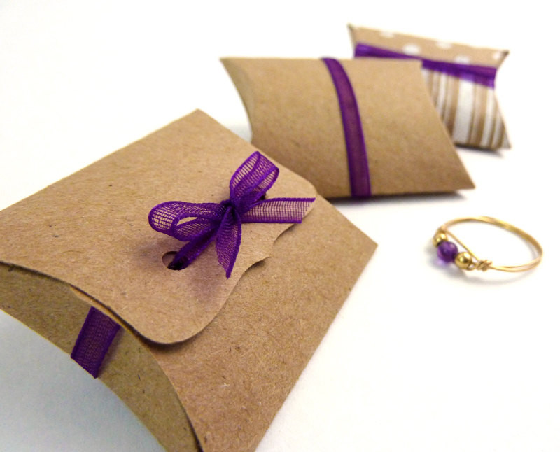 DIY Jewelry Gift Boxes
 Mini Pillow Boxes 25 DIY Kraft favor boxes 2 by