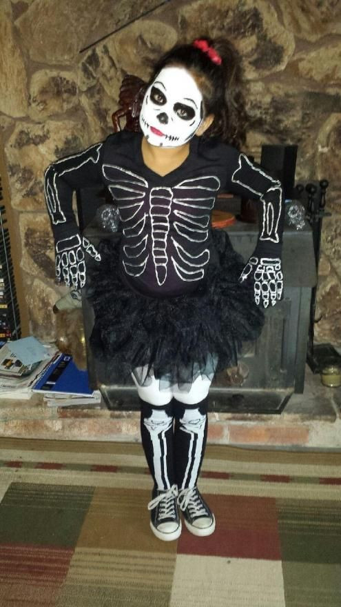 DIY Kids Skeleton Costume
 A Homemade Skeleton Costume For Girls