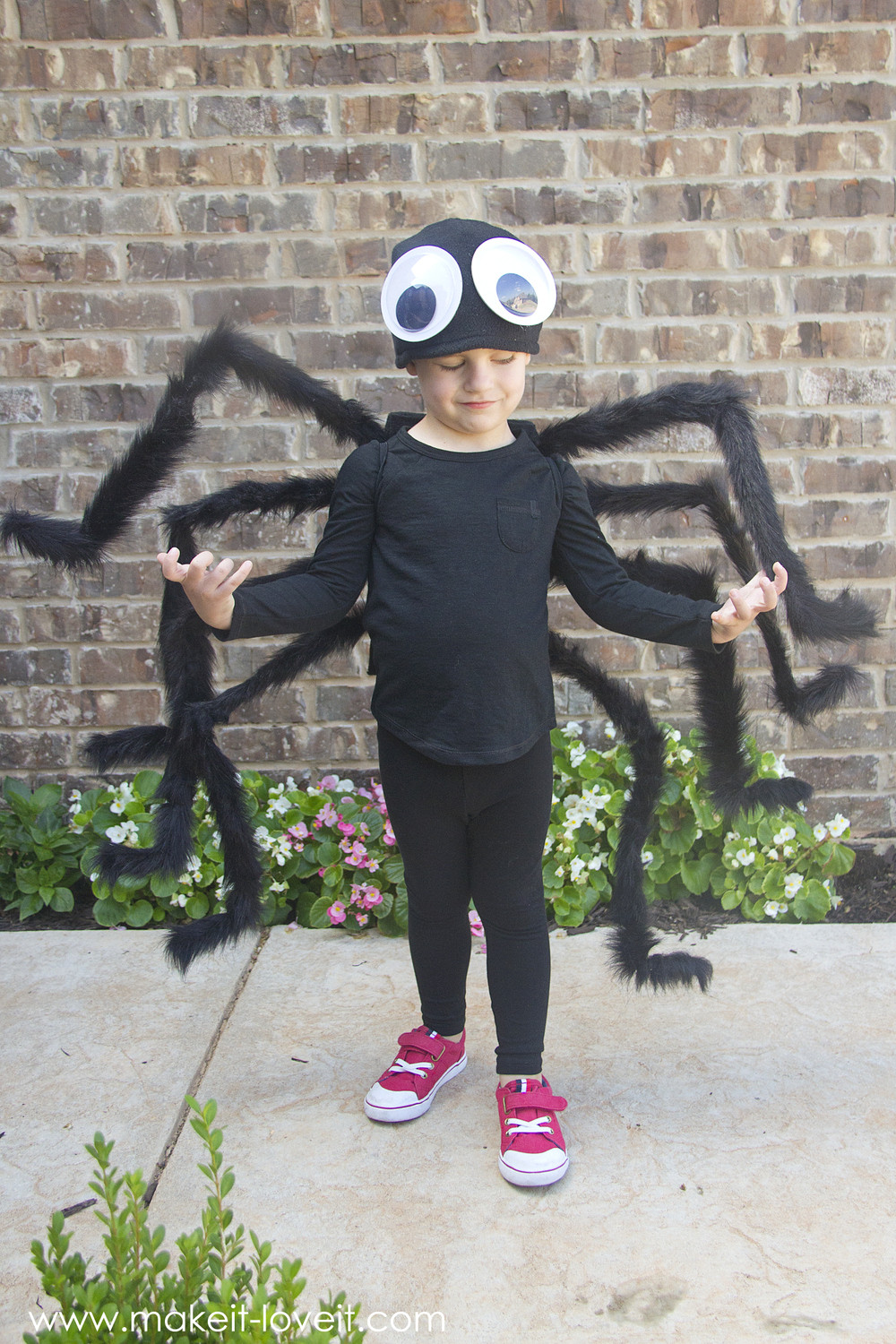 DIY Kids Spider Costume
 DIY Easy NO SEW Spider Costume one to GIVE