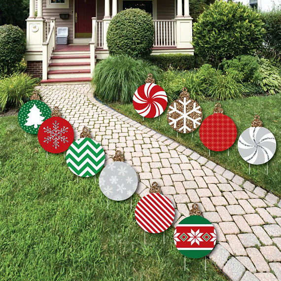 DIY Lawn Decorations
 40 Festive DIY Outdoor Christmas Decorations