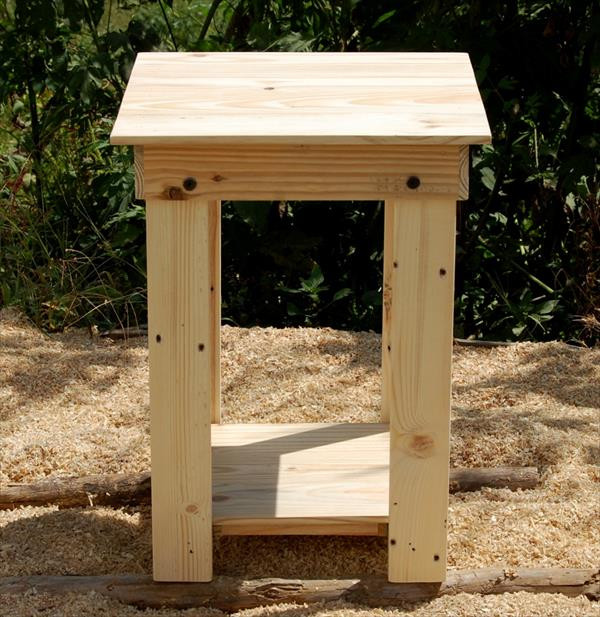 DIY Nightstands Plans
 DIY Easy to Build Pallet Nightstand and Side Table