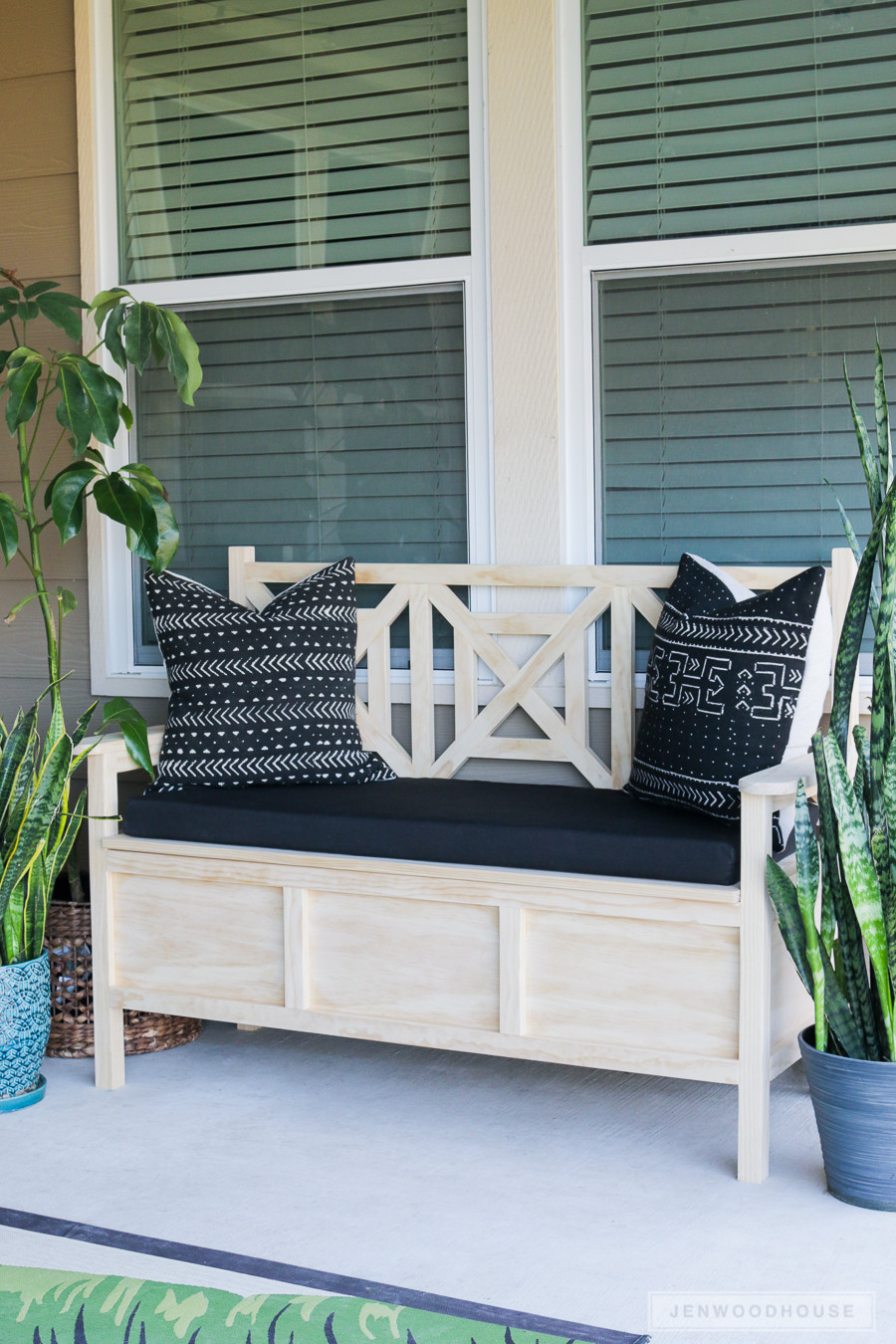 DIY Outdoor Bench With Storage
 How To Build A DIY Outdoor Storage Bench