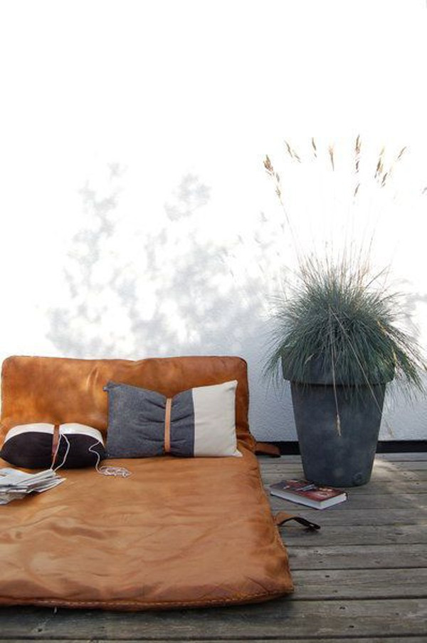 DIY Outdoor Daybed
 3 Ideas For Unusual DIY Outdoor Daybeds