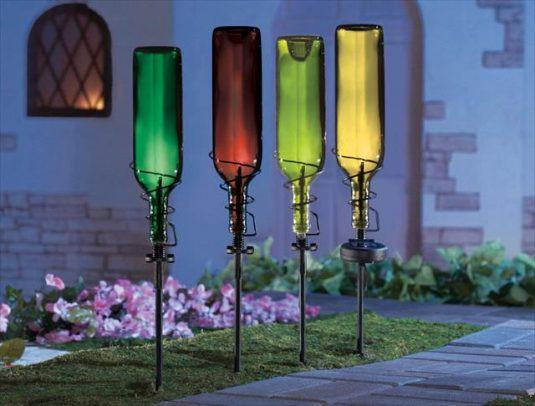 DIY Outdoor Decorating
 15 Terrific DIY Glass Bottle Yard Decor That Will Impress
