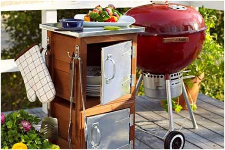 DIY Outdoor Grilling Station
 What Every Backyard Party Needs 12 DIY Outdoor Serving