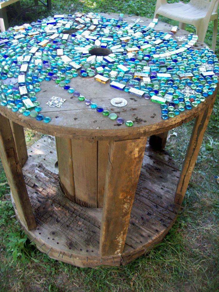 DIY Outdoor Mosaic Table
 17 Best images about pallets and reels on Pinterest