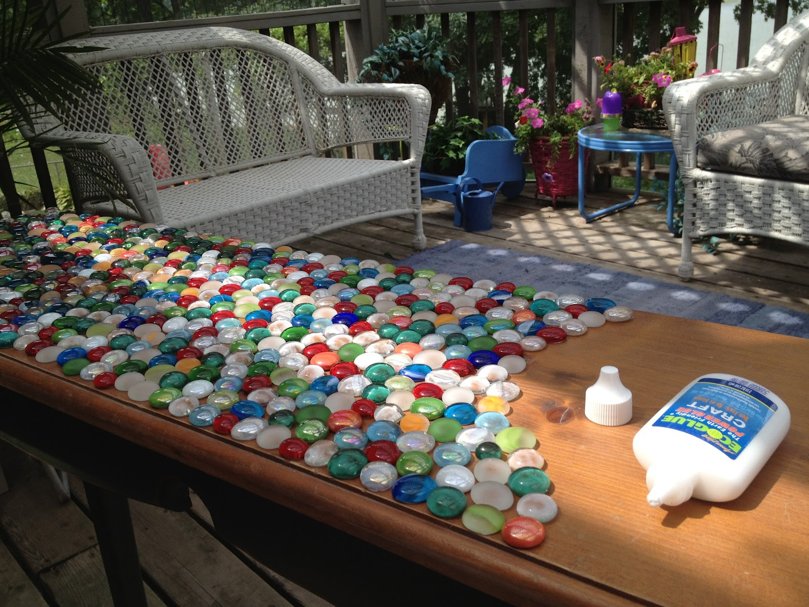 DIY Outdoor Mosaic Table
 Junk Mail Gems DIY Marble Mosaic Table Top