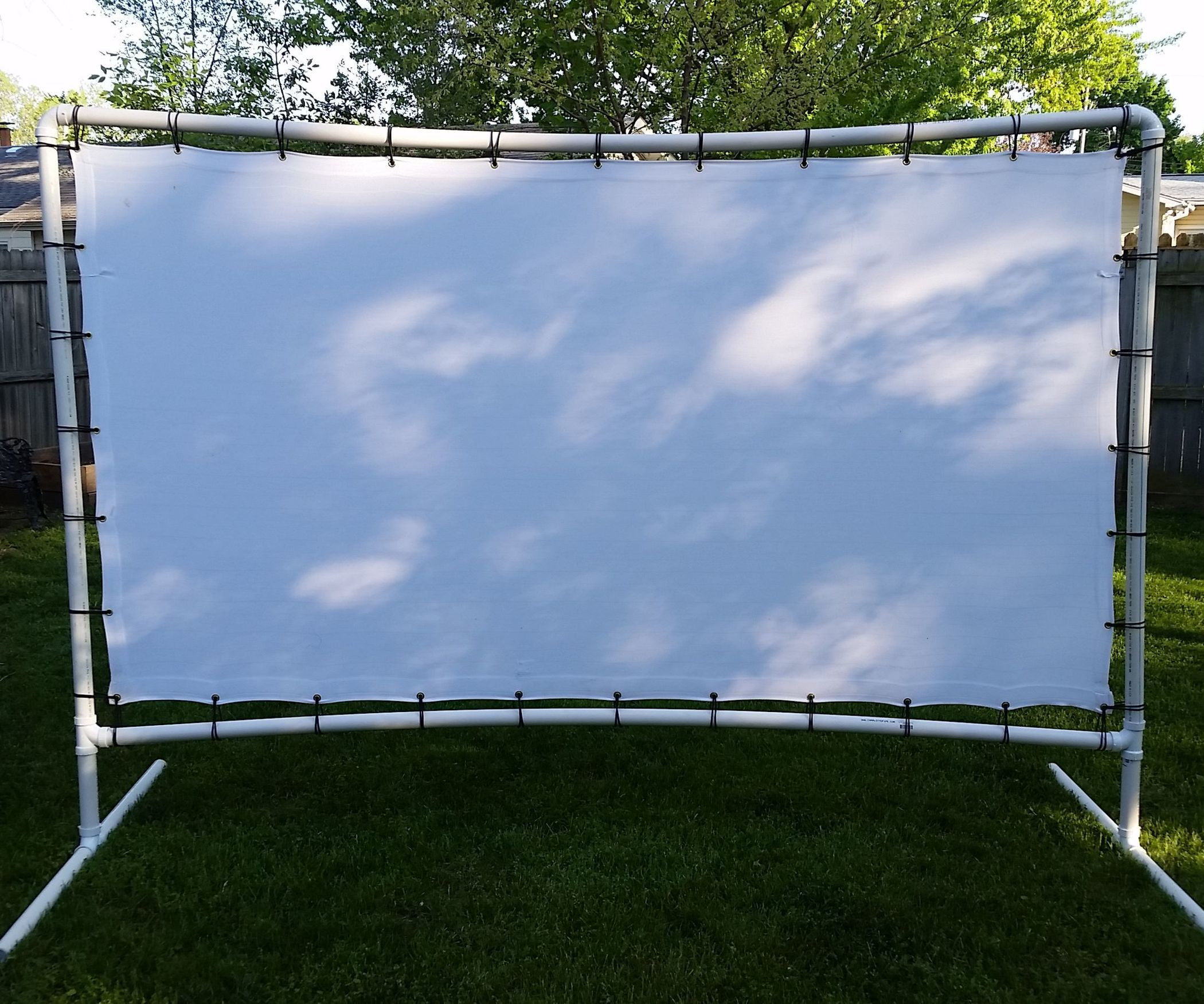 DIY Outdoor Projection Screen
 Backyard Movie Screen