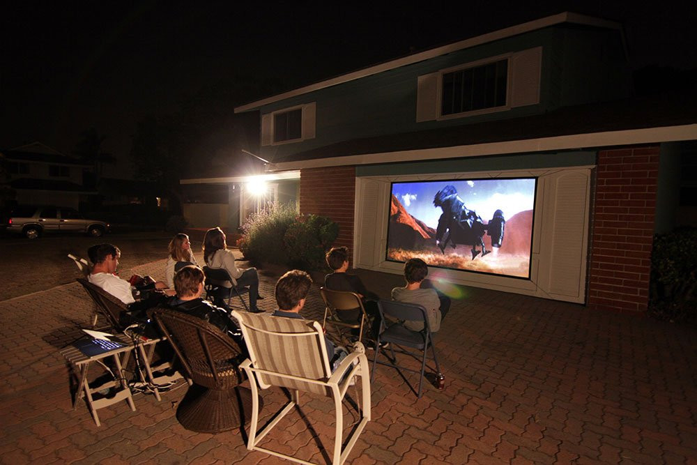 DIY Outdoor Projection Screen
 Outside Movie Projector Screen