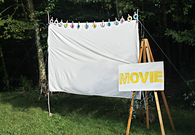 DIY Outdoor Projection Screen
 DIY Outdoor Movie Screen Weekend Projects Bob Vila