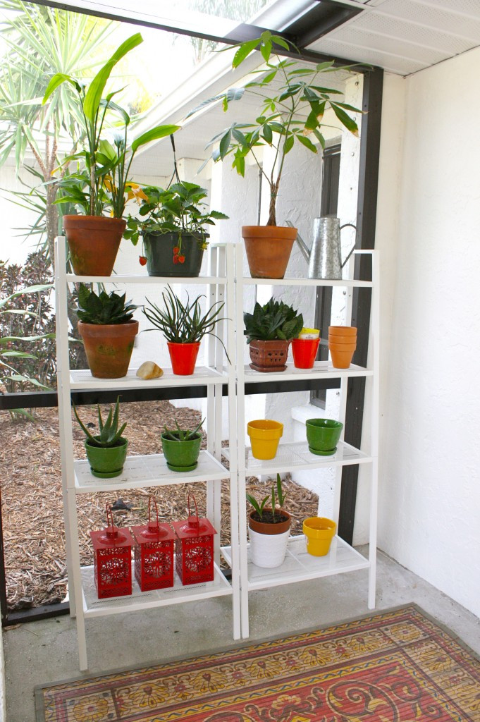 DIY Outdoor Shelves
 Outdoor plant shelves
