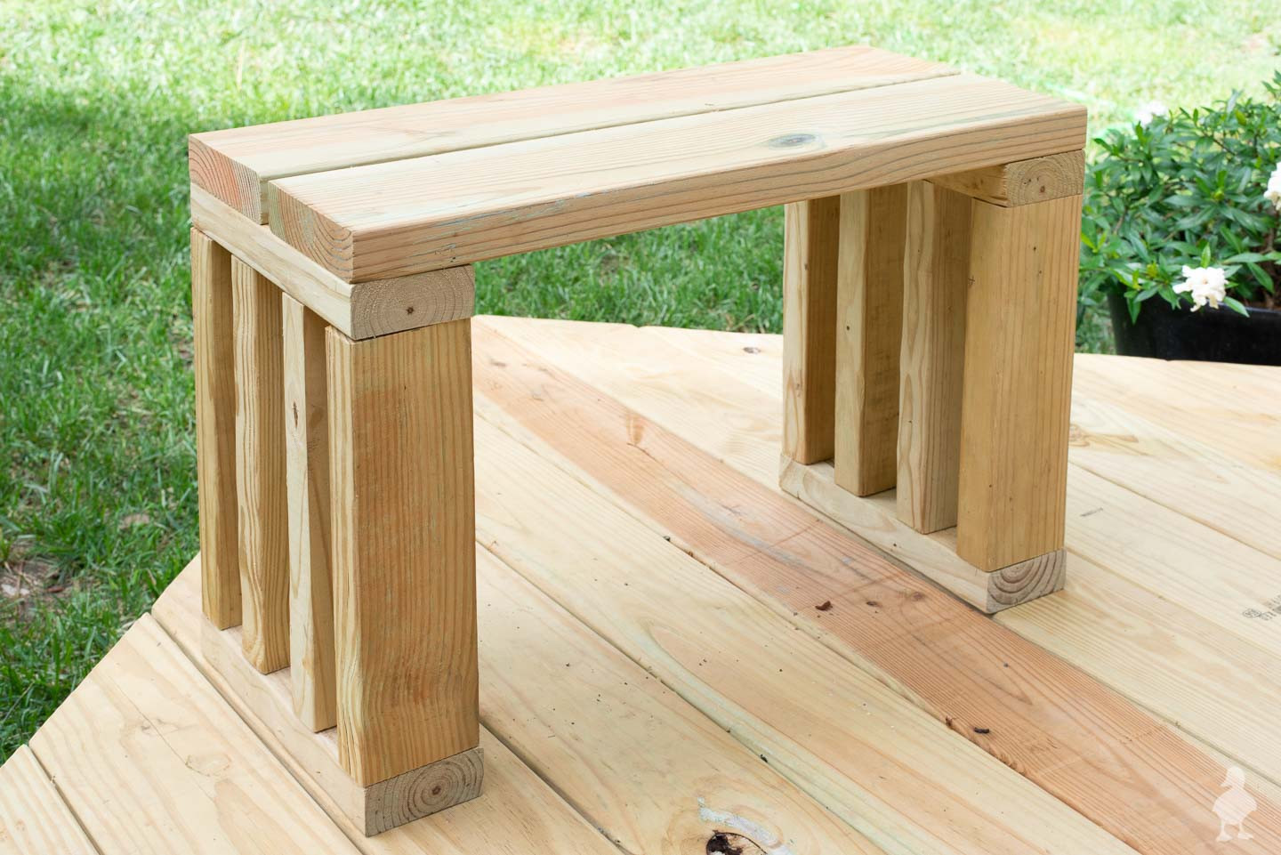 DIY Outdoor Wooden Benches
 Scrap Wood Outdoor Bench Seat