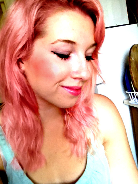 DIY Pastel Hair
 Green Attractionista DIY Pastel Pink Hair