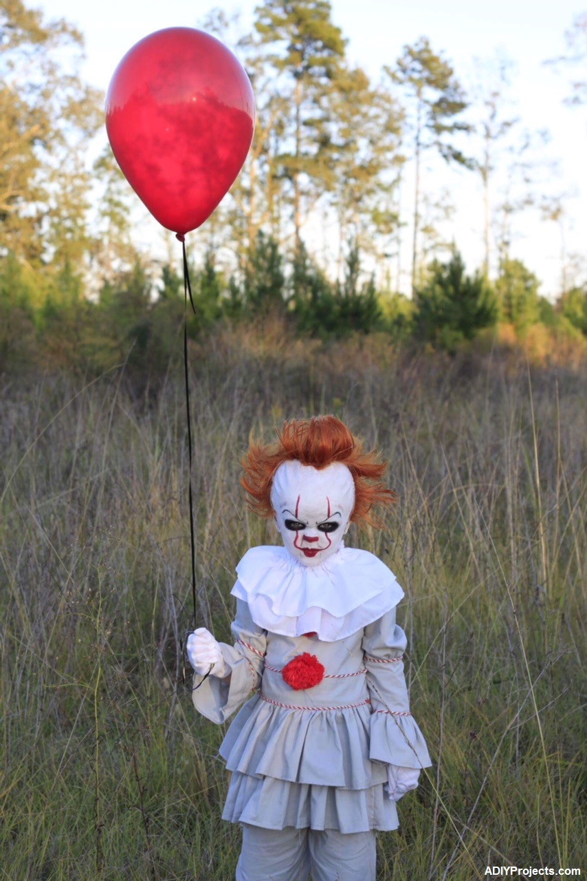 DIY Pennywise Costume
 Pennywise Clown Halloween Makeup and Costume Tutorial
